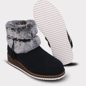 MYKO BAILEY Women's Zip-Up Wedge Boot (1.5")  NAVY.            Style: MW2530